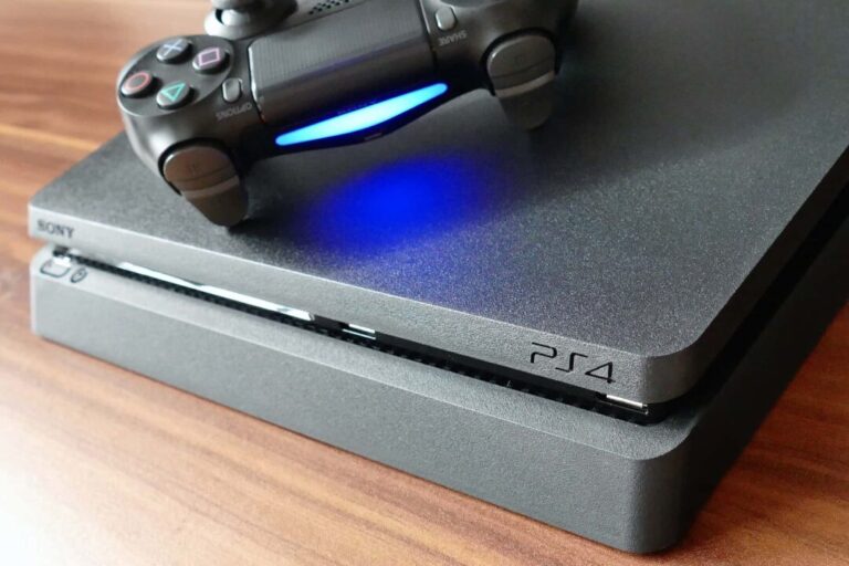 PS4 &eacute; o segundo console mais vendido de todos os tempos