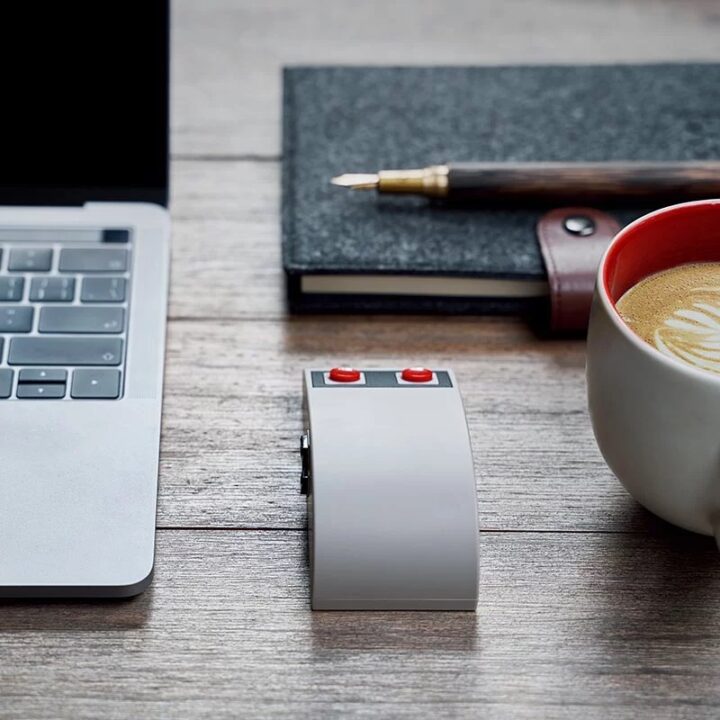 Que charmoso! Mouse com visual do joystick Nintendinho 8 bits &eacute; lan&ccedil;ado