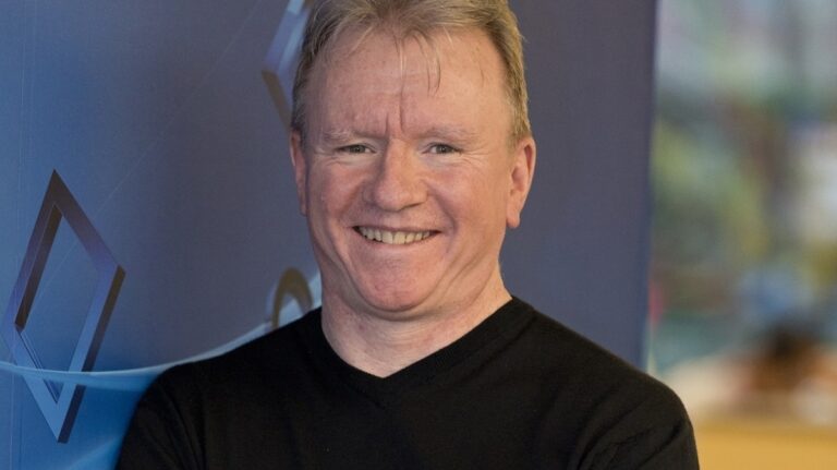 Jim Ryan promete mais jogos exclusivos de PlayStation 5