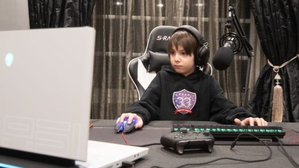 Garoto de 8 anos &eacute; o pro player mais novo da hist&oacute;ria do Fortnite