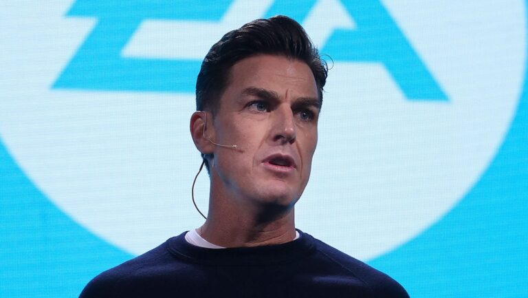 CEO da EA, Andrew Wilson, defende publicidade nos videogames
