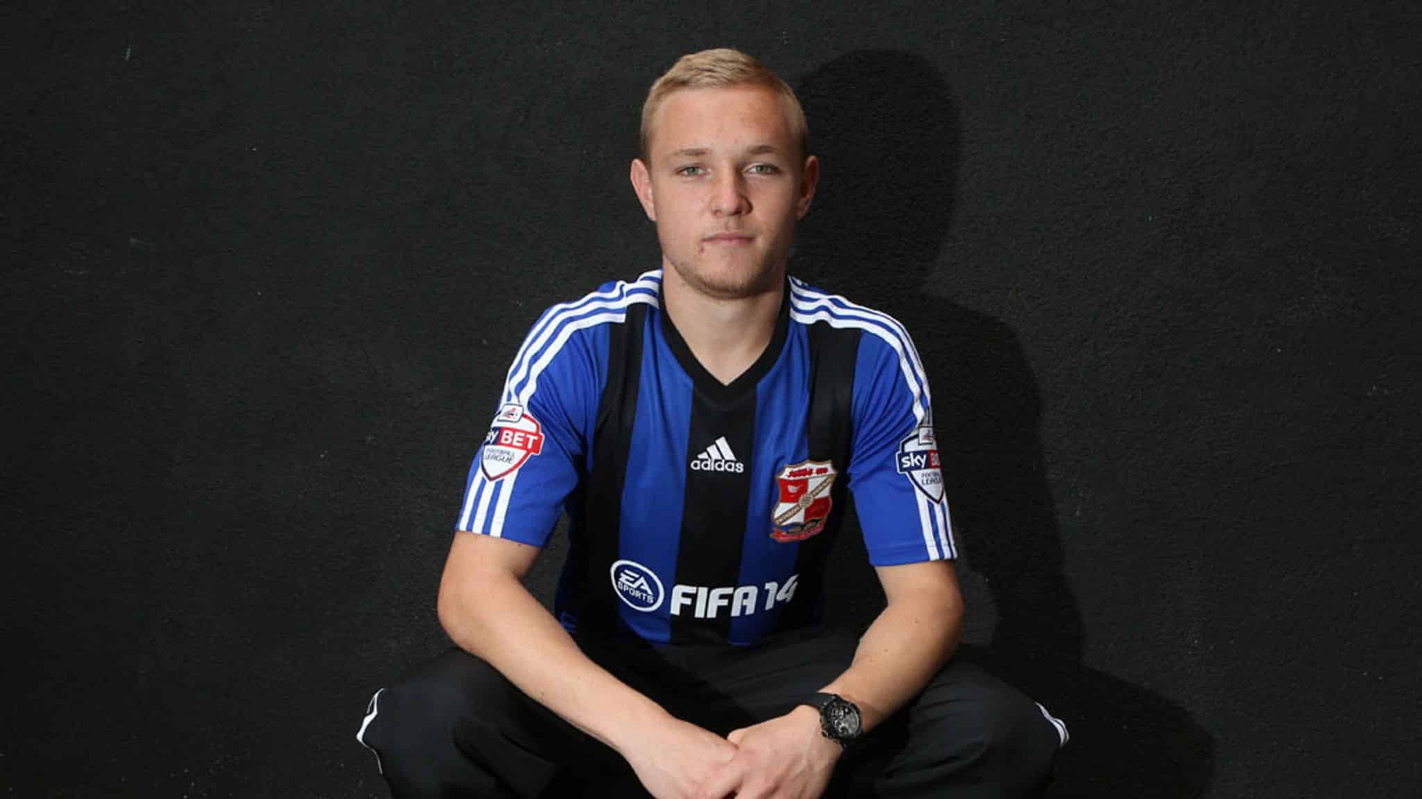 Clube ingl&ecirc;s tem patrocinio do game fifa 14 em sua camisa