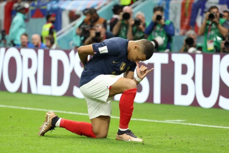 Comemora&ccedil;&atilde;o de Mbapp&eacute; na Copa do Mundo tem origem nos videogames