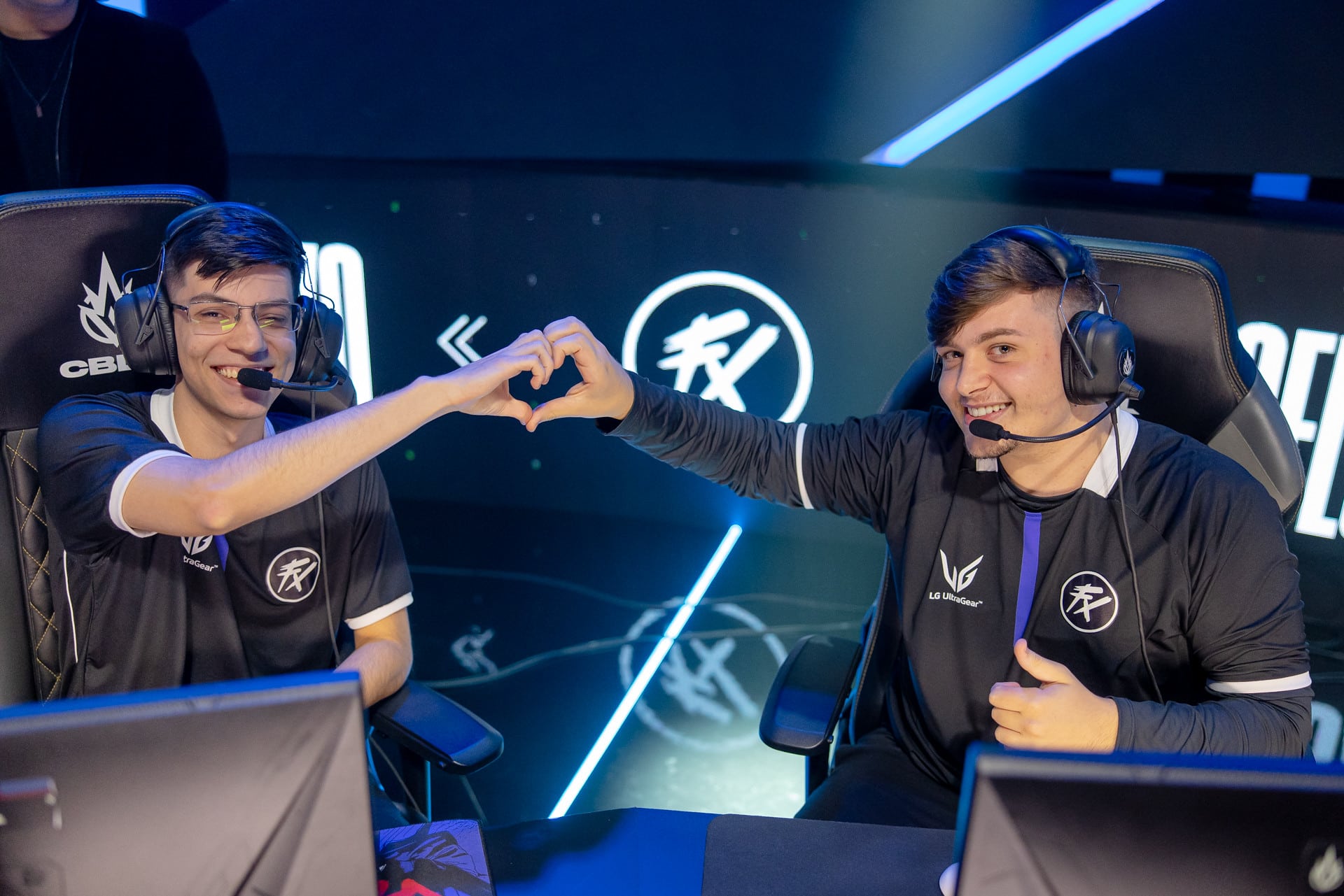 Foto de jogadores do FLUXO no CBLOL 2023