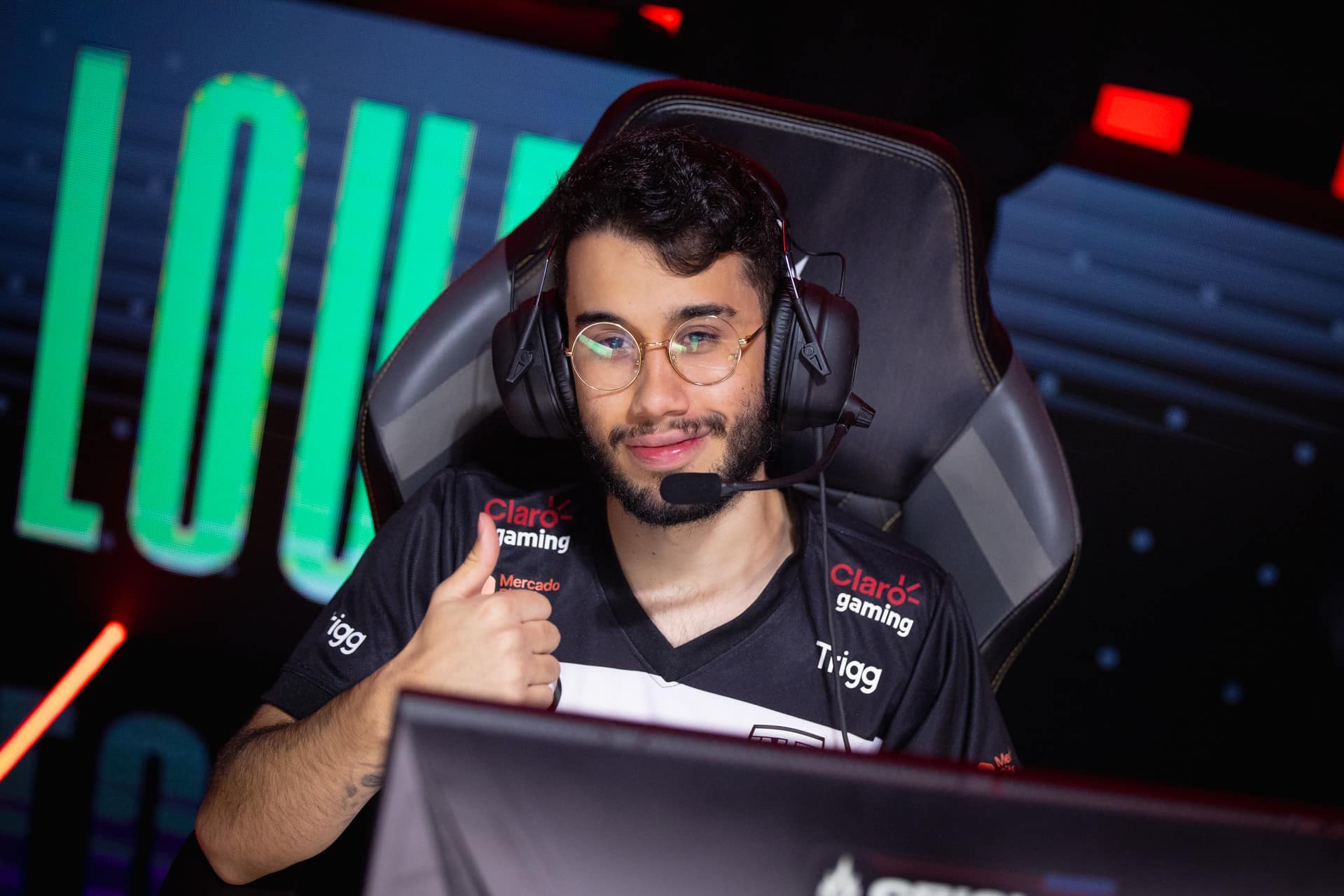 Foto de NOsFerus, jogador da INTZ, no palco do CBLOL 2023
