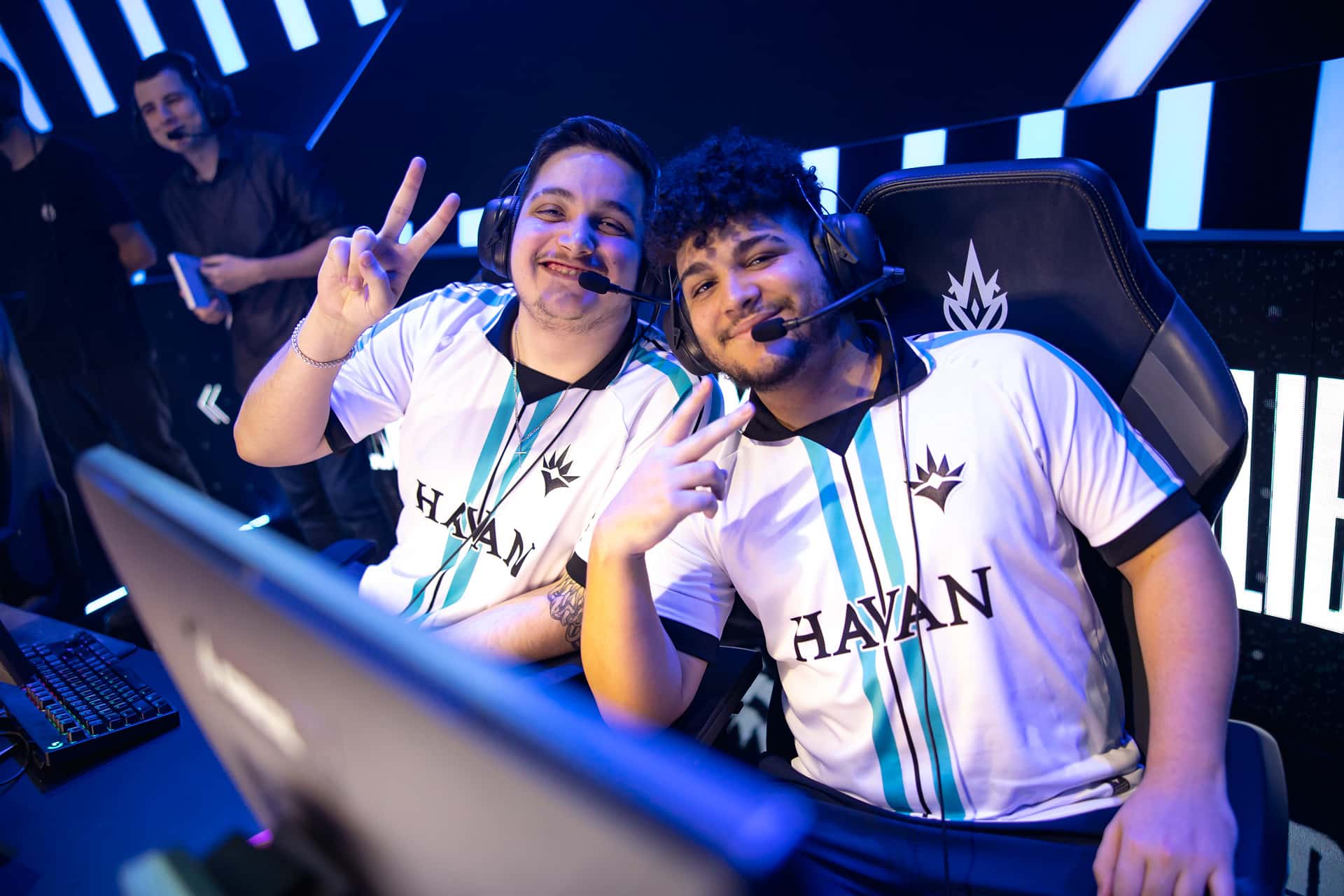 Foto de Juliera e Cavalo, da Liberty, no CBLOL 2023