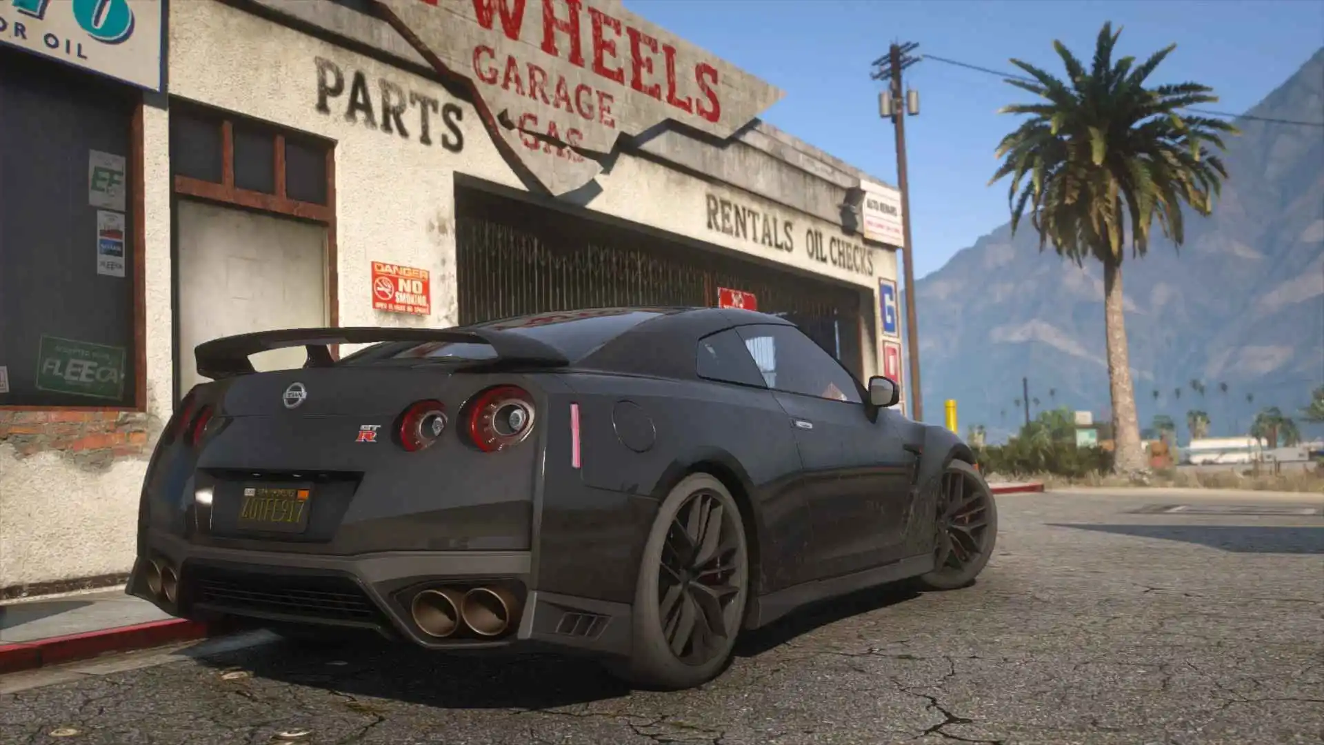 Foto de um Nissan GTR R35 no GTA RP. 