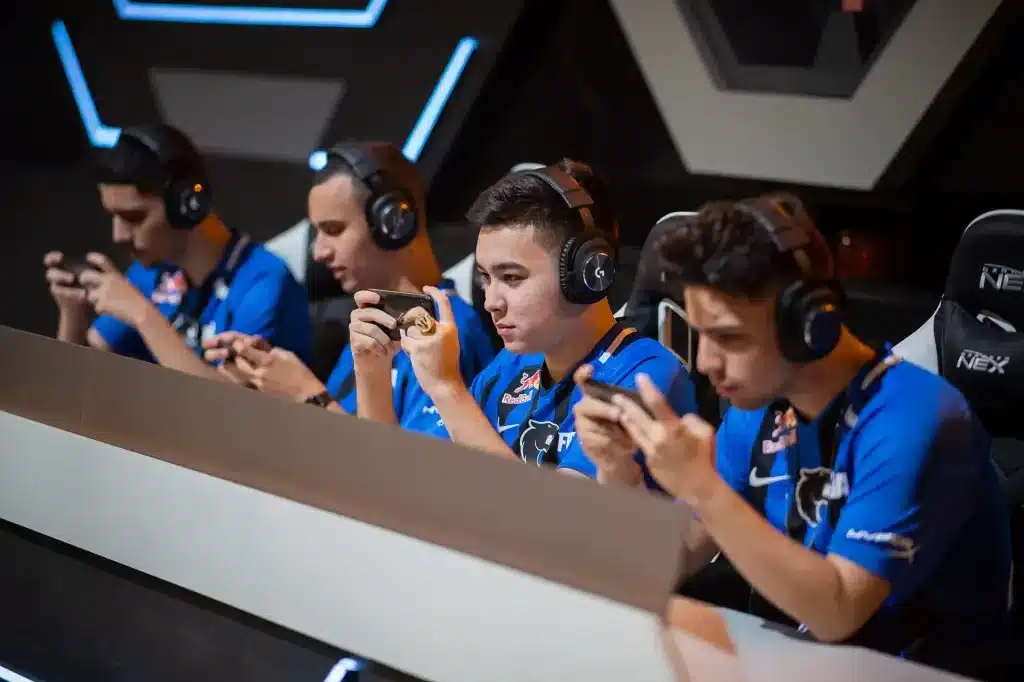 Foto tema: Os 10 melhores jogadores de Free Fire do mundo. (Divulga&ccedil;&atilde;o / Internet)