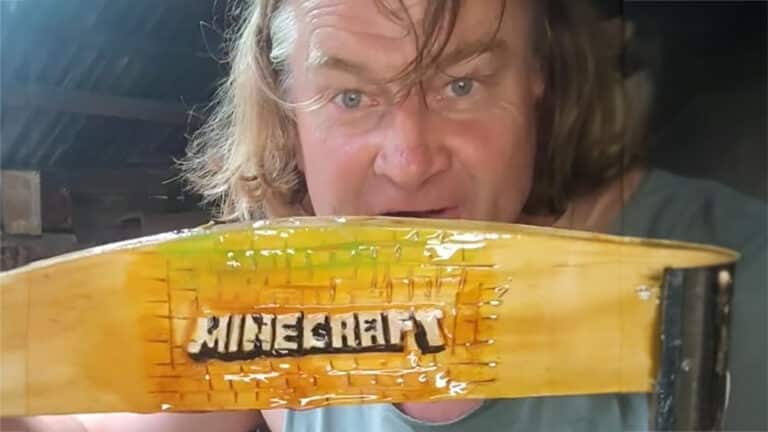 Escultor cativa a comunidade gamer talhando pe&ccedil;as de jogos