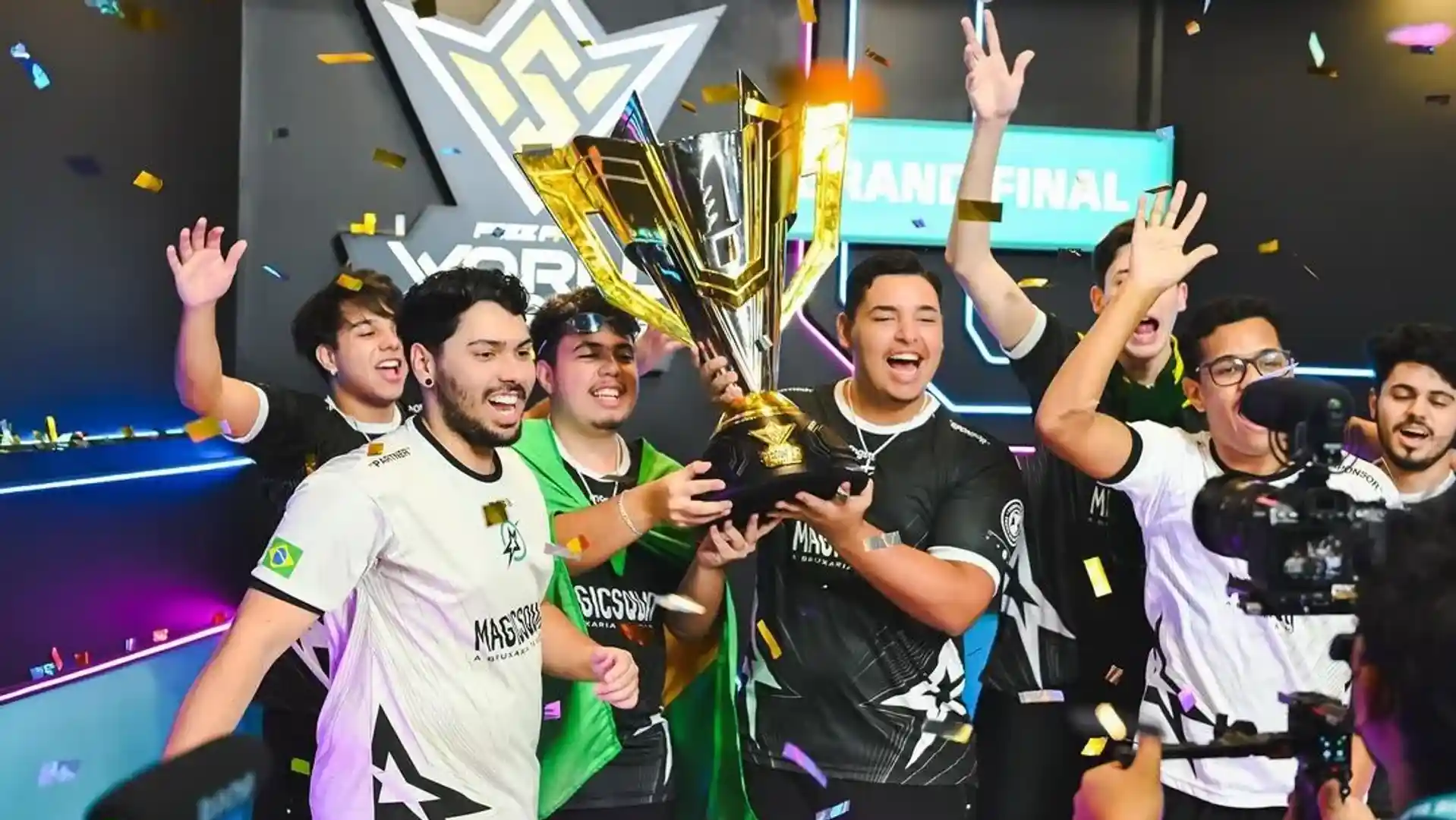 Qualquer jogador pode se profissionalizar e participar de campeonatos em Free Fire. Como se tornar um jogador profissional no Free Fire