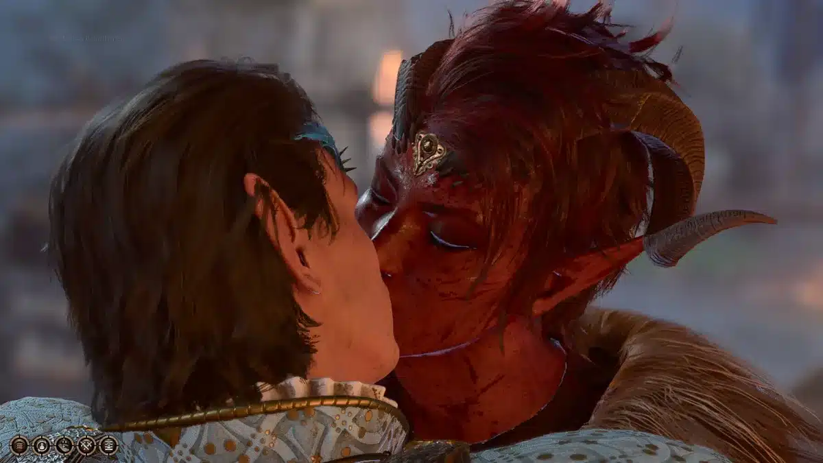 Imagem da personagem de Baldur's Gate 3 Karlach beijando algu&eacute;m. (Divulga&ccedil;&atilde;o / Internet)