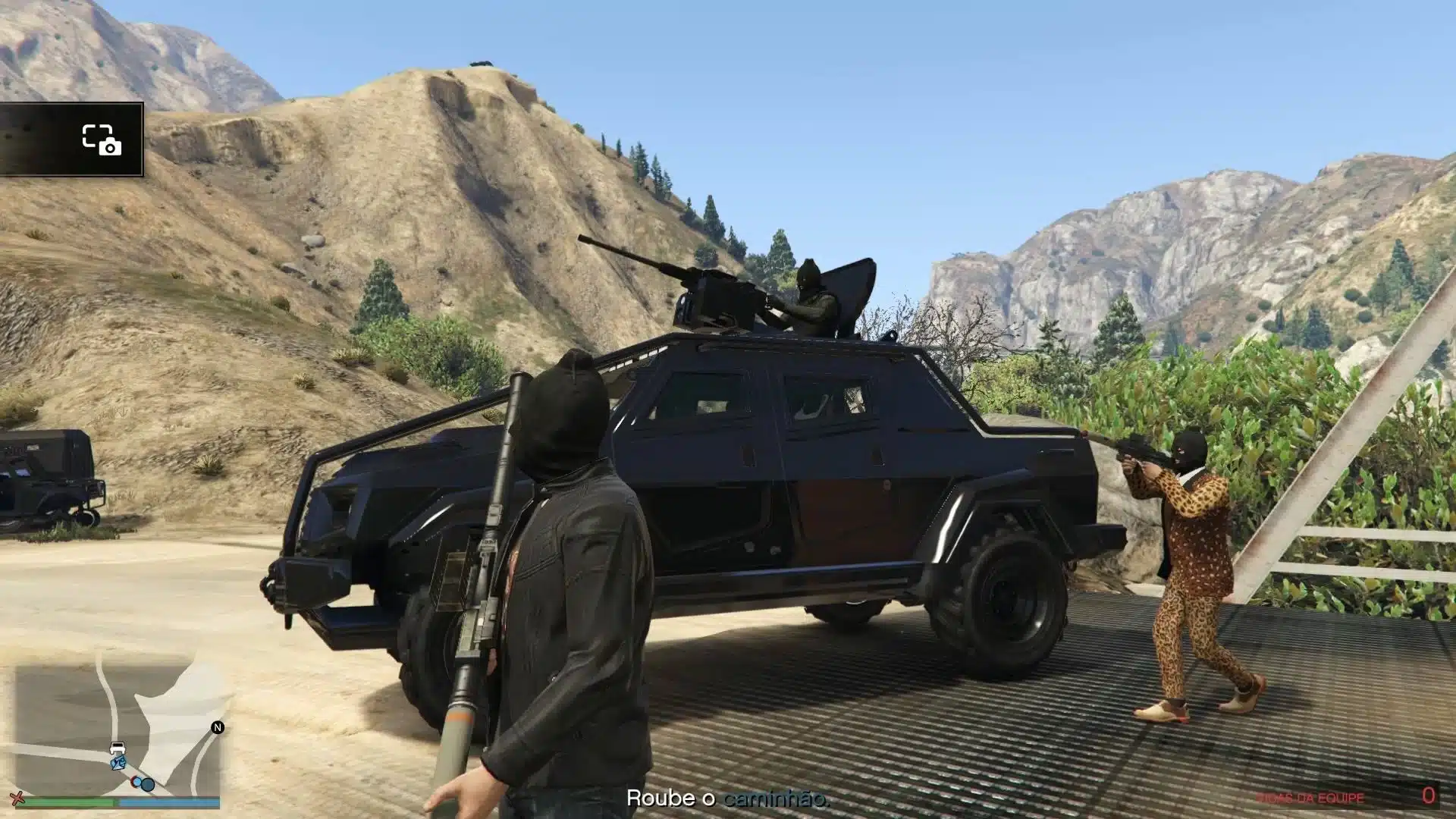 Imagem de jogadores na miss&atilde;o de planejamento do golpe "Invas&atilde;o ao Laborat&oacute;rio Humane".